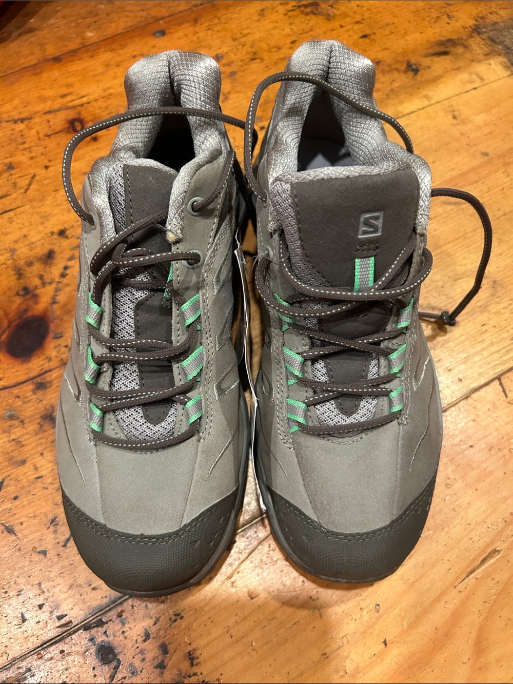 Salomon Woman’s Gray Hiking Boots with Green Trim